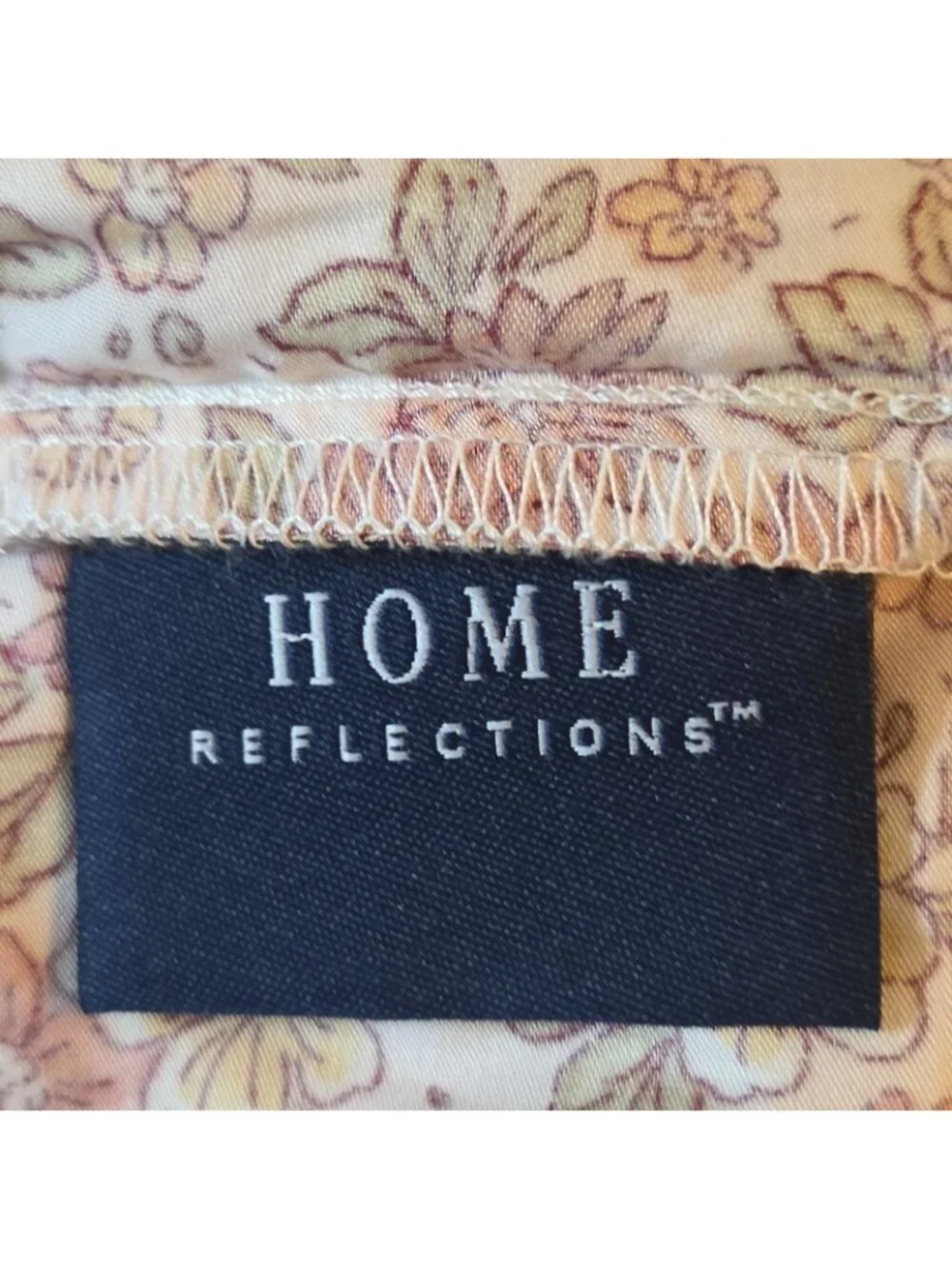 2 Queen Pillow Cases Ditsy Floral Cool Cozy NEW Home Reflections